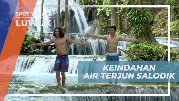 Formasi Indah Batuan Datar yang tertata di Air Terjun Salodik Luwuk Banggai