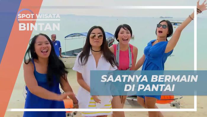 Bermain di Pantai Pasir Putih Indah, Pulau Bintan