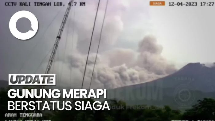 Penampakan Gunung Merapi Muntahkan Awan Panas Setinggi 1.200 Meter