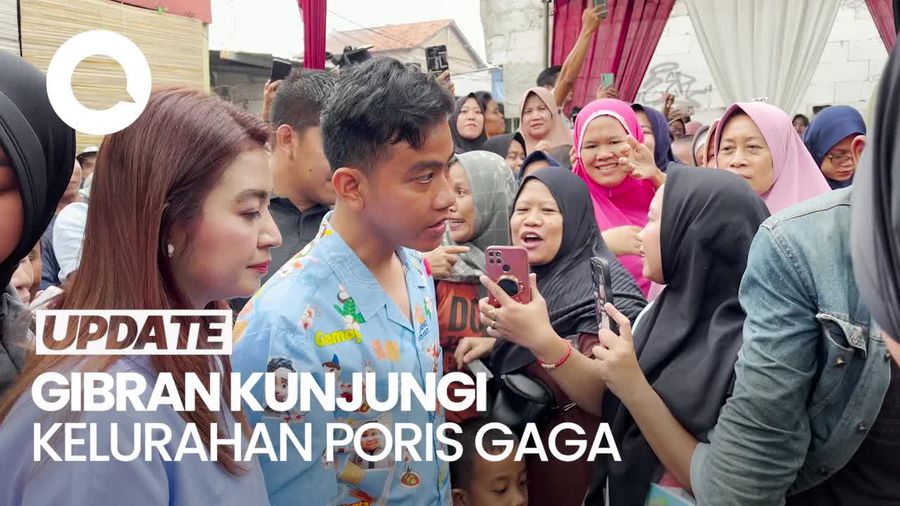Gaya Gibran Bagikan Buku-Susu di Tangerang, Pakai Kemeja Gemoy