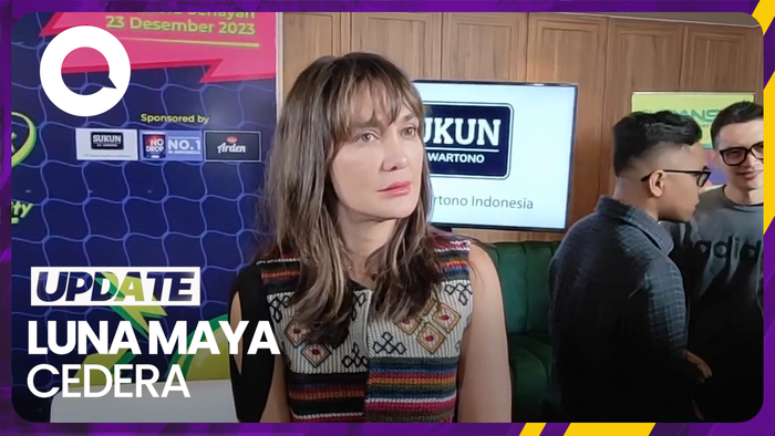 Luna Maya Cedera Lengan saat Latihan Tenis