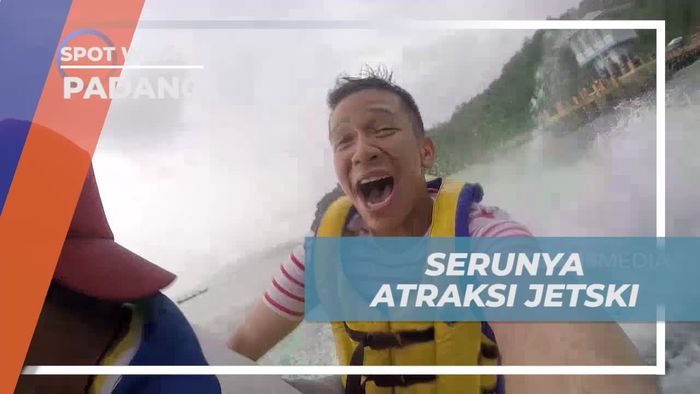 Melihat Keseruan Atraksi Jetski di Pantai Carocok Padang