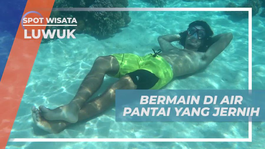 Bermain di Tengah Kejernihan Air Pulau Tinalapu Luwuk 