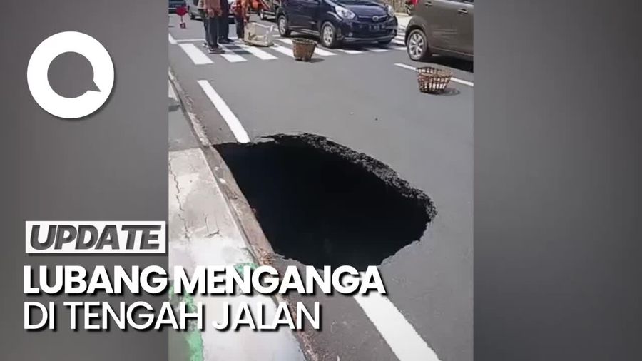 Penampakan Lubang Menganga di Jalanan Kota Malang