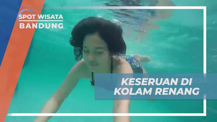 Asiknya Bermain Air di Kolam Penginapan Bandung