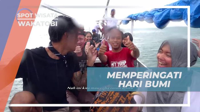 Membersihkan Sampah di Tepi Pantai Bersama Komunitas Alam Wakatobi