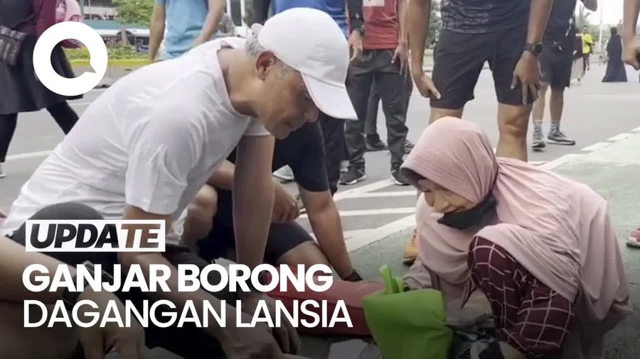 Momen Ganjar Borong Dagangan Lansia Saat Lari Pagi di CFD Thamrin
