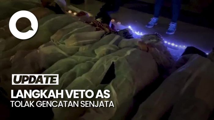 Aksi Warga Prancis Berbaring di Depan Menara Eiffel, Protes Perang Gaza