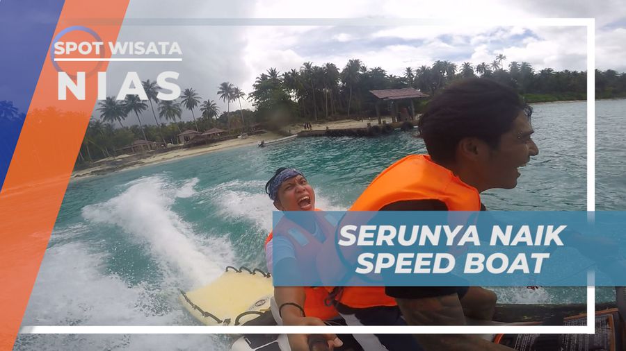 Seru-seruan Tancap Gas Naik Jetski di Pantai Pulau Asu, Nias