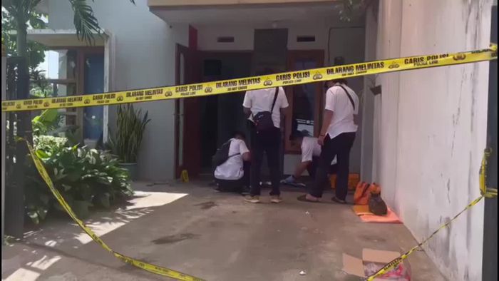 Geger Guru SD Diduga Bunuh Diri Bareng Istri-Anak di Malang