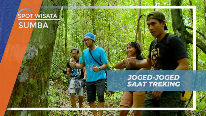 Melepas Penat Dengan Berdansa Dalam Perjalanan Menuju Air Terjun, Sumba