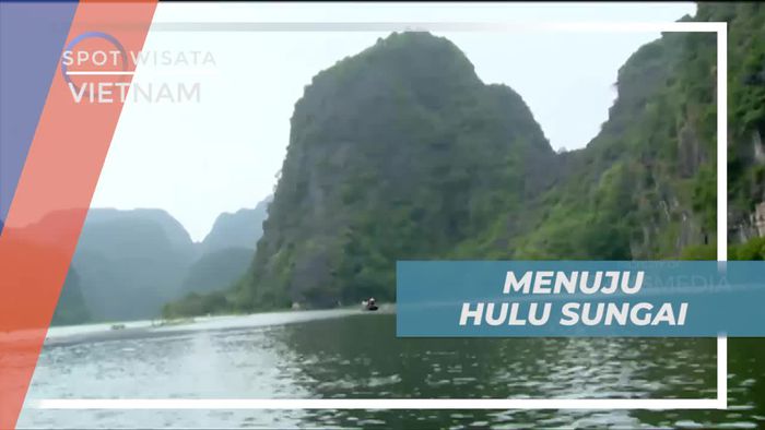 Berjumpa Pedagang di Atas Perahu Saat Dalam Perjalanan Menuju Hulu Sungai, Vietnam