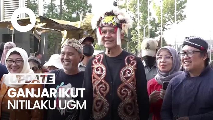 Momen Ganjar Ikut Kirab Budaya Nitilaku UGM