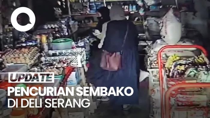 Terekam CCTV Emak-emak Santuy Curi 3 Karung Beras di Deli Serdang