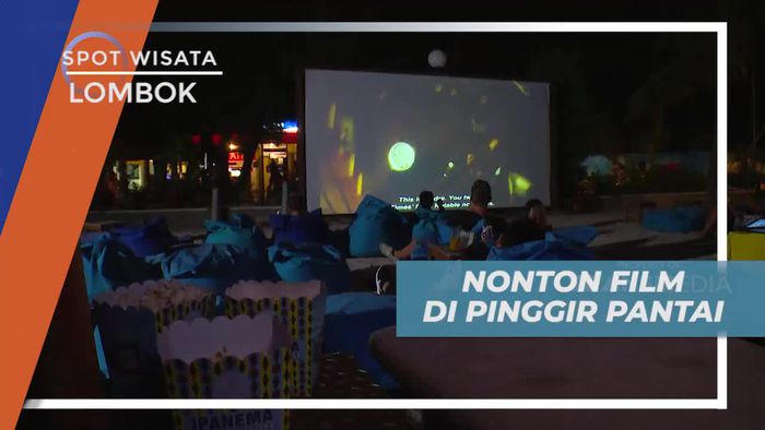 Menonton Film di Dermaga, Ditemani Semilir Angin Laut yang Sejuk, Lombok