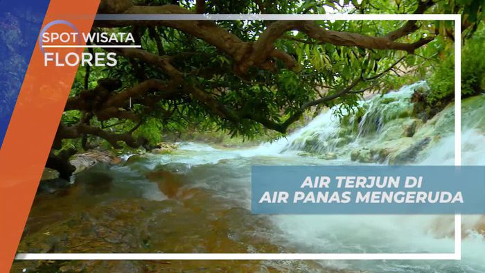Sensasi Berendam di Bawah Arus Air Terjun Mini Flores