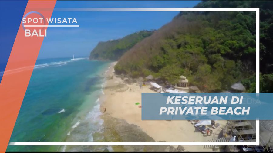 Seru-seruan Bermain Floaties di Pantai Karma Kandara, Bali