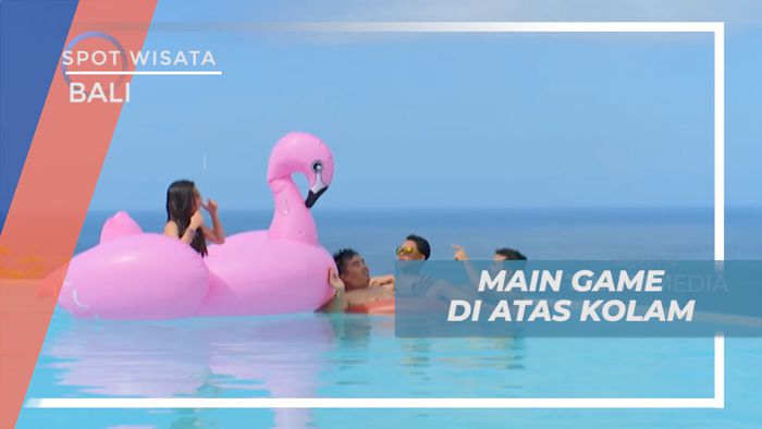 Seru-seruan Bermain Game di Kolam Renang Resort, Bali
