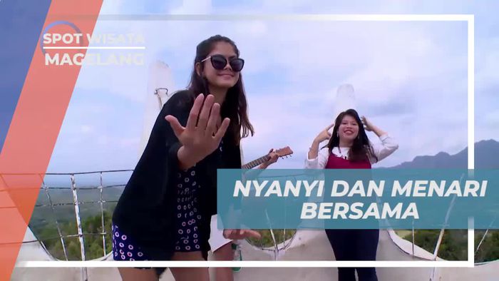 Bernyanyi dan Menari di Puncak Rumah Burung Magelang