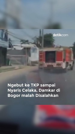 Viral Mobil Damkar Ngepot Malah Disemprot