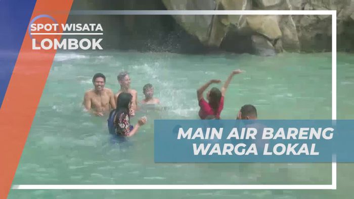 Air Terjun Mangku Sakti Lombok, Bermain Air Bersama Warga Lokal
