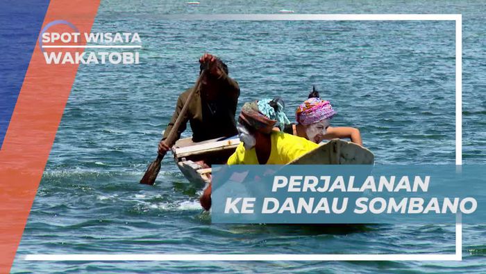 Penuh Semangat Mendayung Sampan Menuju Danau Sombano Wakatobi