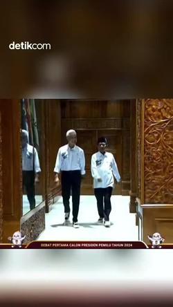 Ganjar dan Mahfud Tos Dulu Sebelum Mulai Debat 