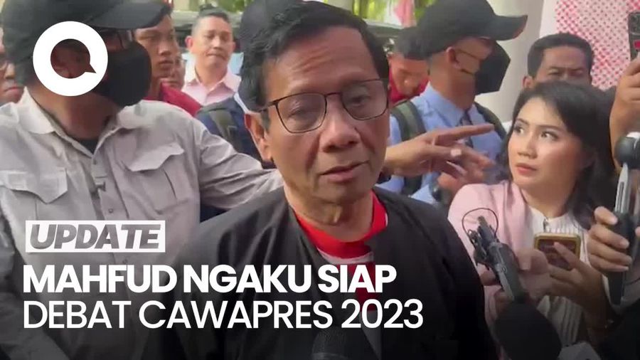 Gaya Mahfud Md Jelang Debat Cawapres, Pakai Baju Adat Madura