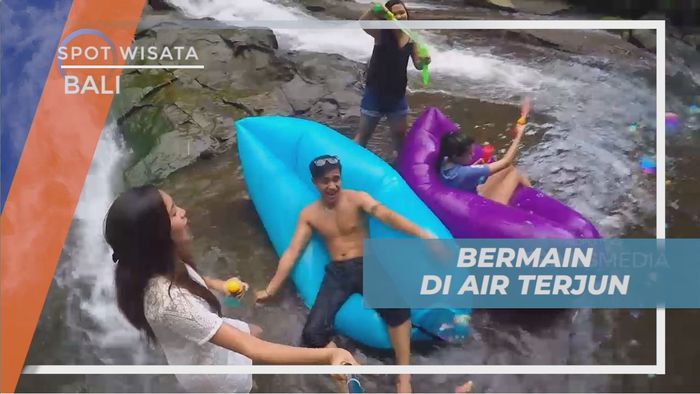 Seru-seruan Menikmati Kesegaran Air Terjun Goa Rang Reng, Bali