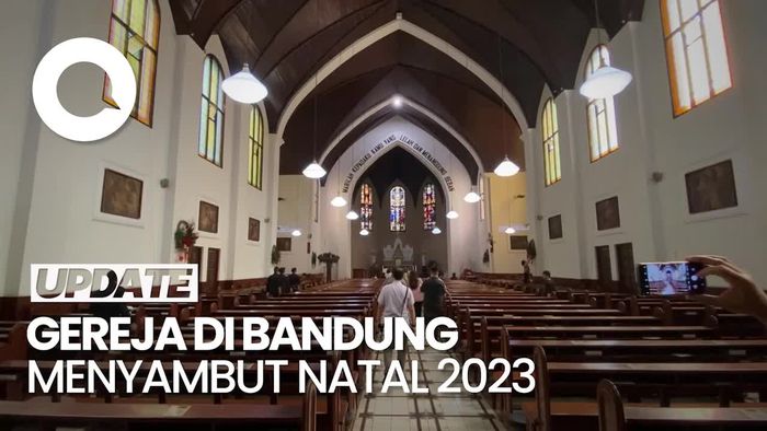 Melihat Proses Sterilisasi Gereja di Bandung Jelang Misa Malam Natal