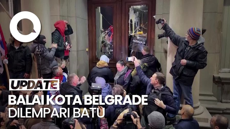 Rusuh Demo Tuntut Pemilu Serbia Dibatalkan, Balkot Belgrade Dilempari Batu