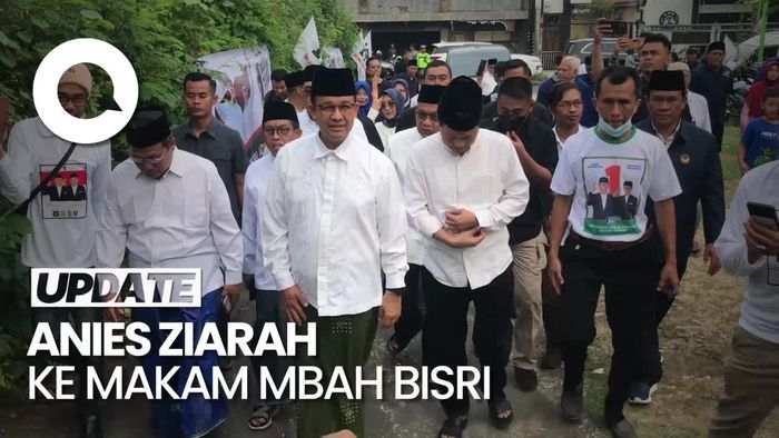 Momen Anies Ziarah ke Makam KH Bisri Mustofa di Rembang