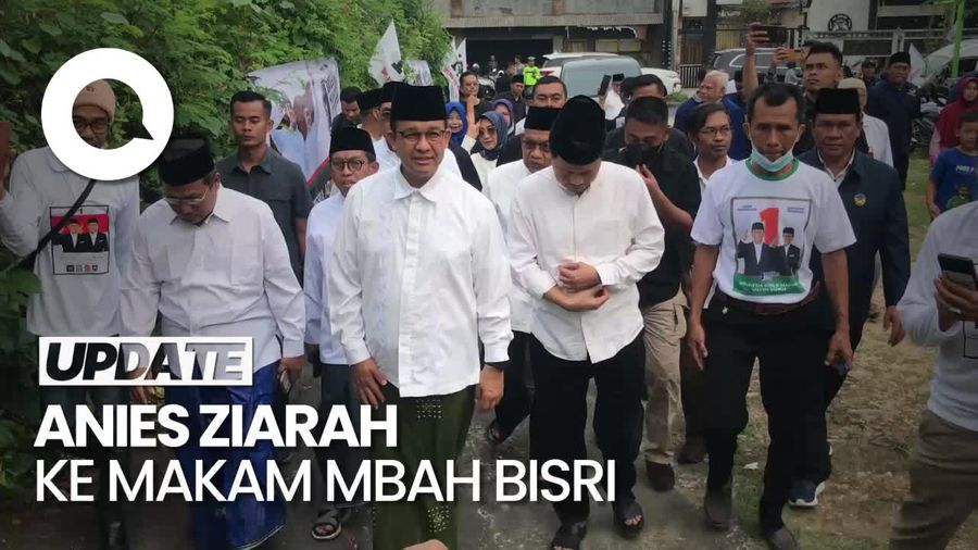 Momen Anies Ziarah ke Makam KH Bisri Mustofa di Rembang