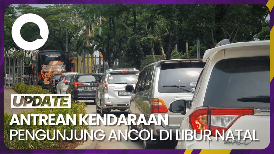 Antrean Mobil Pengunjung di Pintu Masuk Ancol saat Liburan Natal