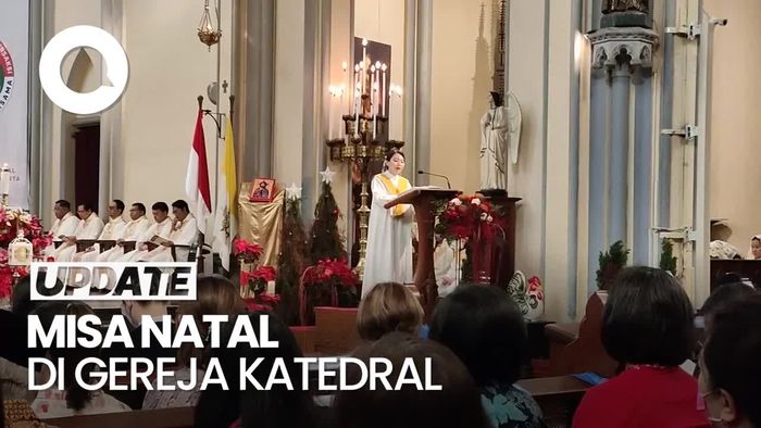 Suasana Khidmat Misa Pontifikal di Gereja Katedral Jakarta