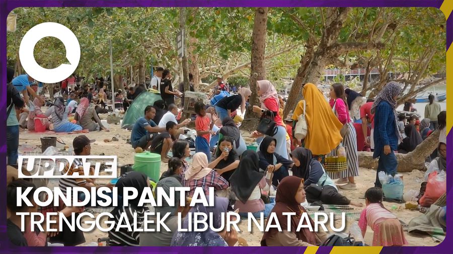 Pantai Trenggalek Padat Pengunjung, Antrean Mengular hingga ke Jalan Raya