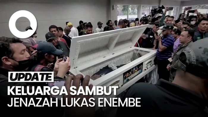 Isak Tangis Keluarga Seusai Jenazah Lukas Enembe Disemayamkan di RSPAD