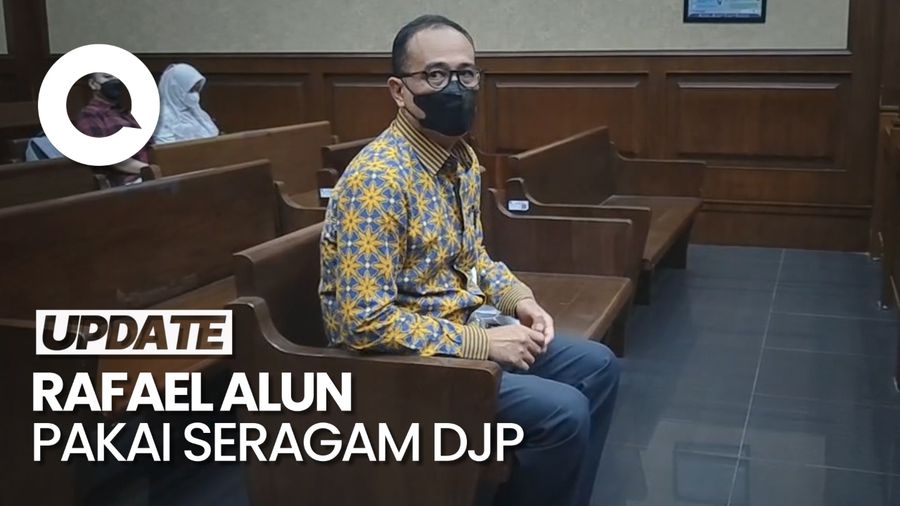 Penampakan Rafael Alun Pakai Batik Seragam Ditjen Pajak saat Baca Pleidoi