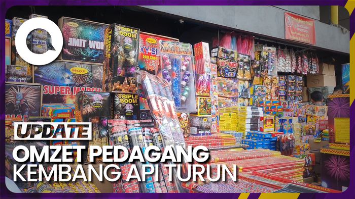 Pedagang Kembang Api di Asemka Alami Penurunan Omzet 