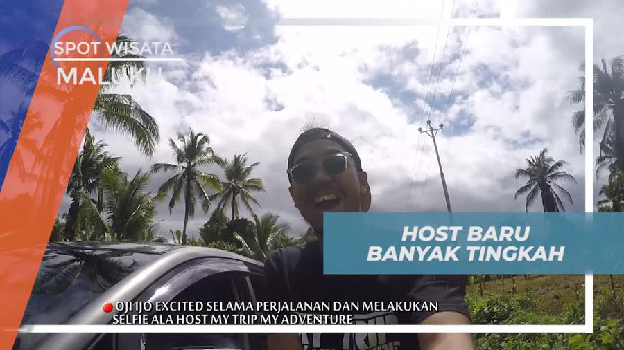 Tingkah Lucu Crew Dalam Perjalanan Menuju Pantai Ora Maluku Tengah