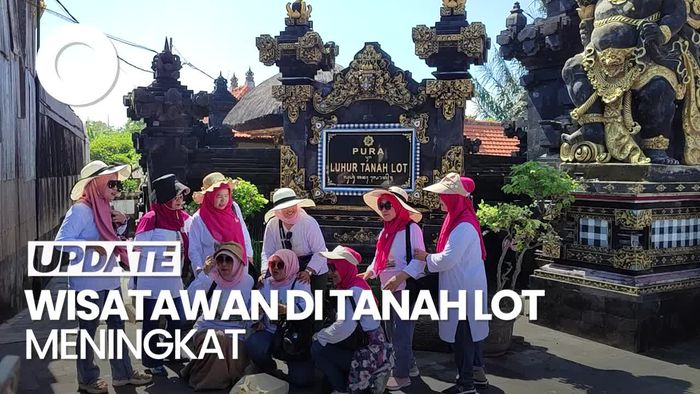 Liburan Tahun Baru, Wisatawan Serbu Tanah Lot Bali