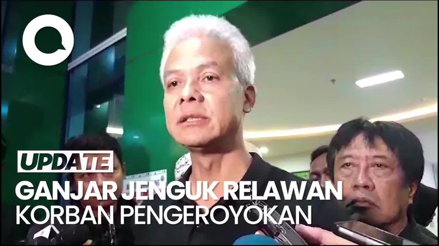  Momen Ganjar Jenguk Relawan Korban Pengeroyokan Oknum TNI di Boyolali