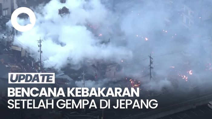 Ratusan Bangunan Kebakaran Akibat Gempa Jepang M 7,5