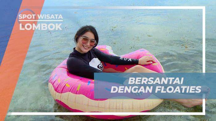Menikmati Suasana Pulau Gili Air Dengan Bersantai di Atas Floaties, Lombok