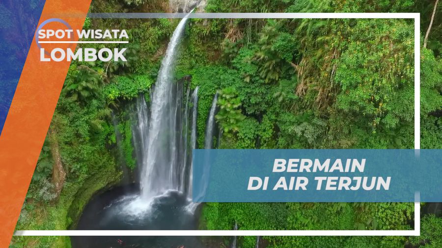 Serunya Bermain Air di Bawah Derasnya Air Terjun Tiu Kelep, Lombok