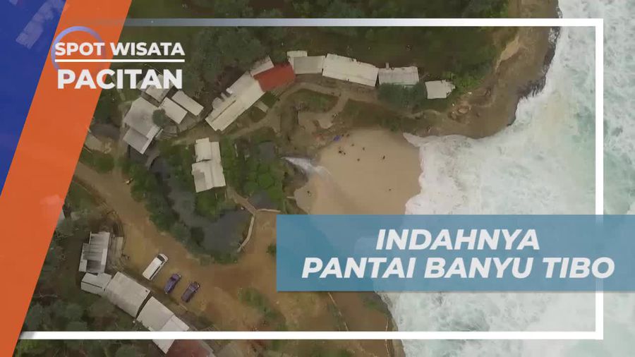 Singgah di Pantai Banyu Tibo Pacitan, Terdapat Air Terjun yang Langsung Turun ke Laut