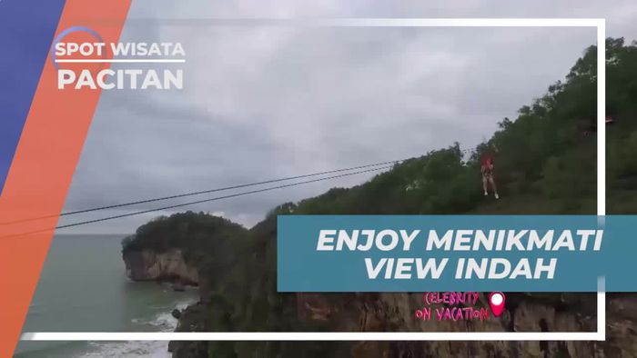 Menikmati Pemandangan Indah Saat Bermain Flying Fox, Pacitan