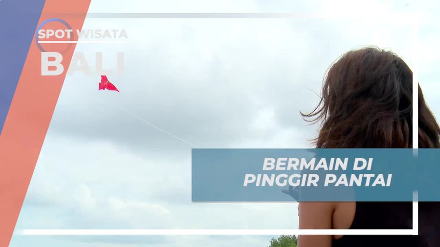 Momen Seru Bermain Pasir di Tepi Pantai Kuta Bali