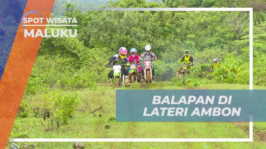 Adu Cepat Balap Motor Trail di Lateri Kota Ambon Maluku