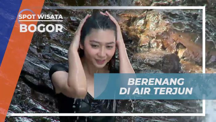 Berenang-renang Menikmati Sensasi Dingin Air Terjun Kencana Geulis Bogor